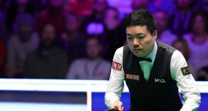 面对墨菲的, 军宾汉姆, de